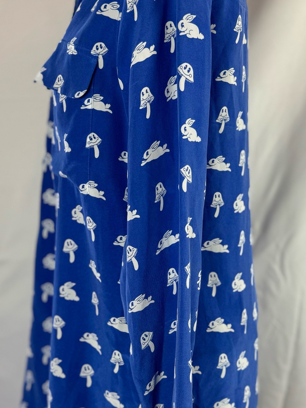 Equipment Silk Blue Button-Up Blouse with Bunny + Mushroom Print Size Small E61 - Picture 8 of 14